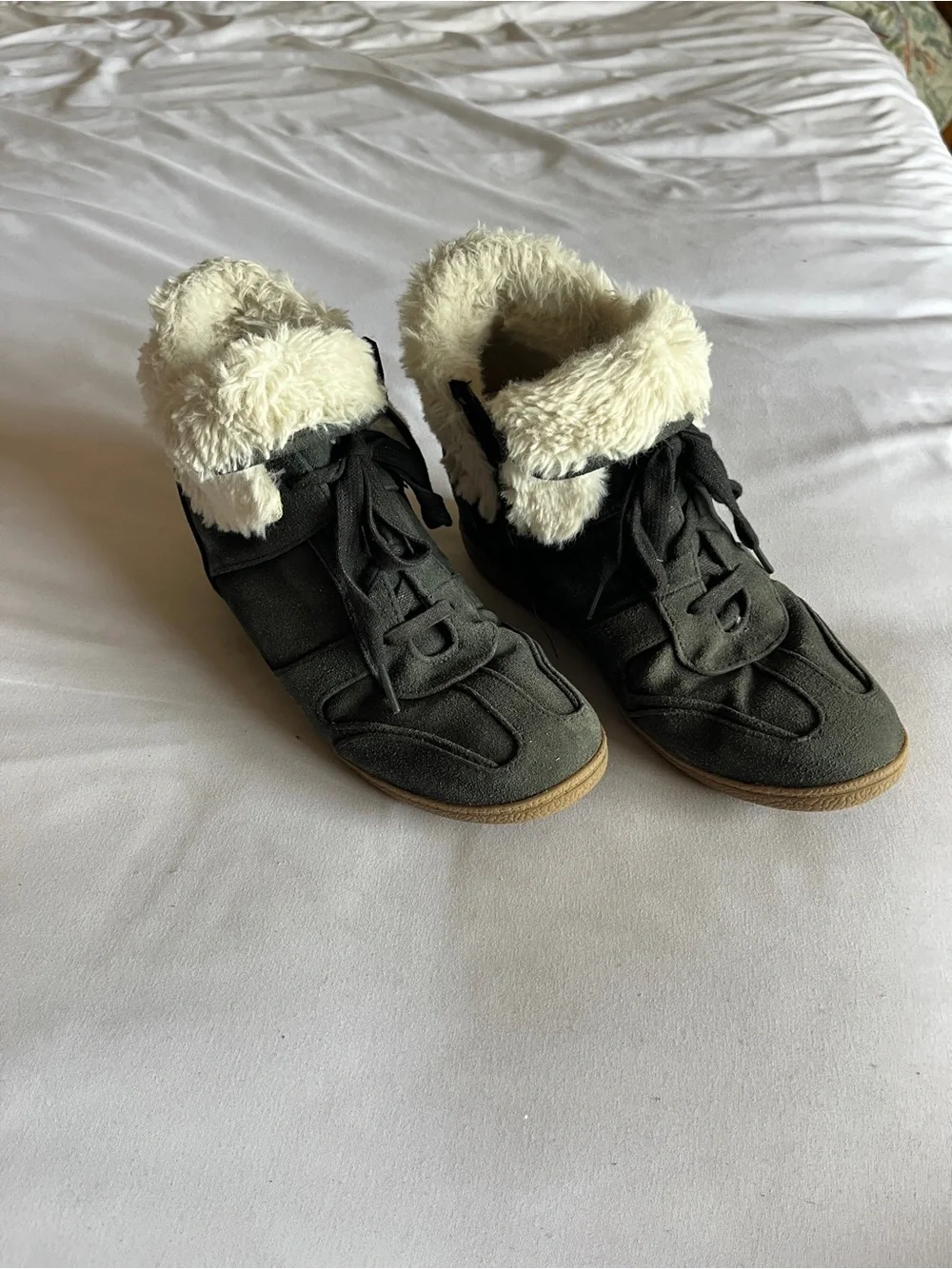 Justice Girls Size 9 Dark Gray Faux Fur Trim Lace-Up Ankle Wedge Boots